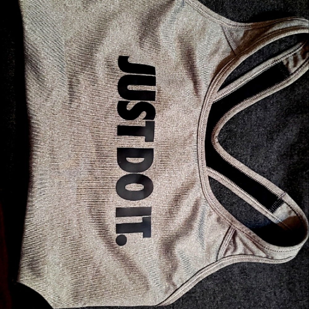 Nike sports bra. 5for$25